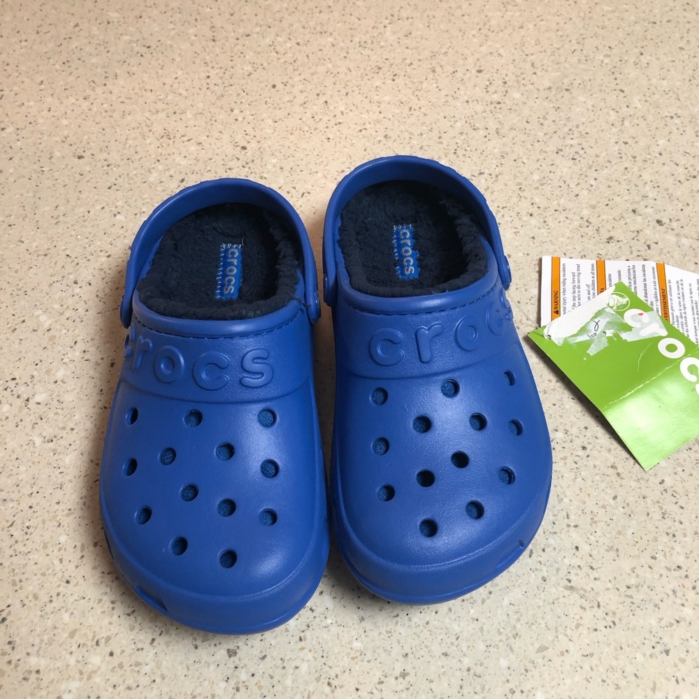 Boys crocs size 2 new with tag